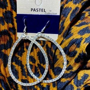 Earrings silver tone diamonds .. new